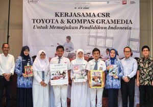 Toyota Donasikan Ratusan Ribu Bacaan ke Sekolah
