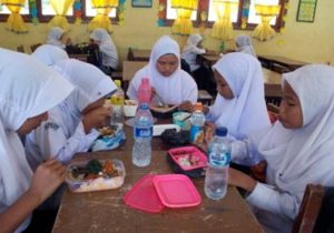 hemat di sekolah